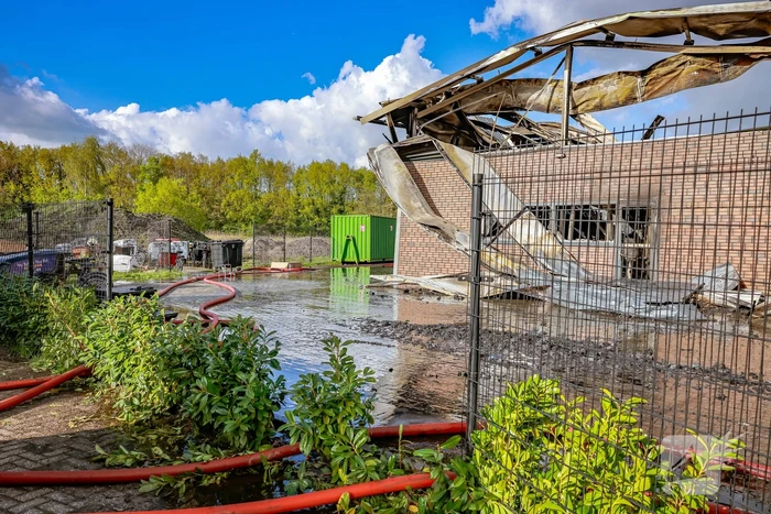 24 bedrijven getroffen door enorme brand