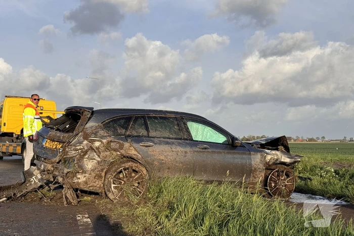 Auto zwaar beschadigd bij eenzijdig ongeval