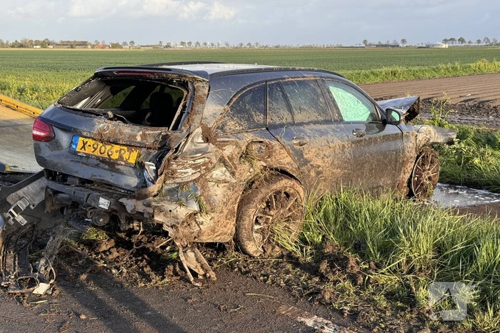 Auto zwaar beschadigd bij eenzijdig ongeval