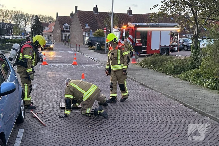 Brandweer verricht metingen na sterke gaslucht