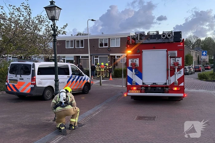 Brandweer verricht metingen na sterke gaslucht