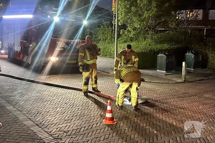 Brandweer verricht metingen na sterke gaslucht