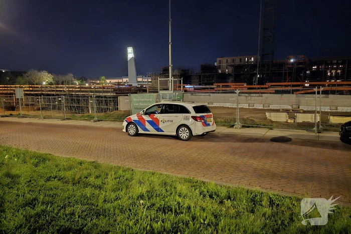 Zoekactie naar mogelijke persoon op bouwterrein