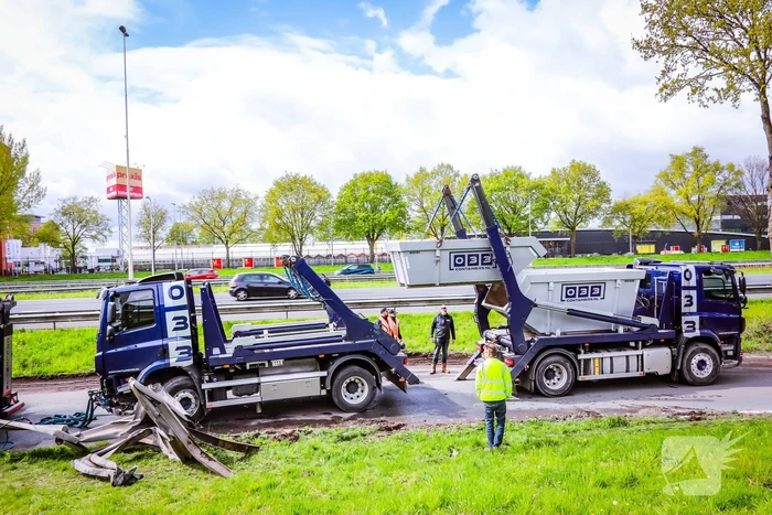 Vrachtwagenchauffeur heeft engeltje op zijn schouder