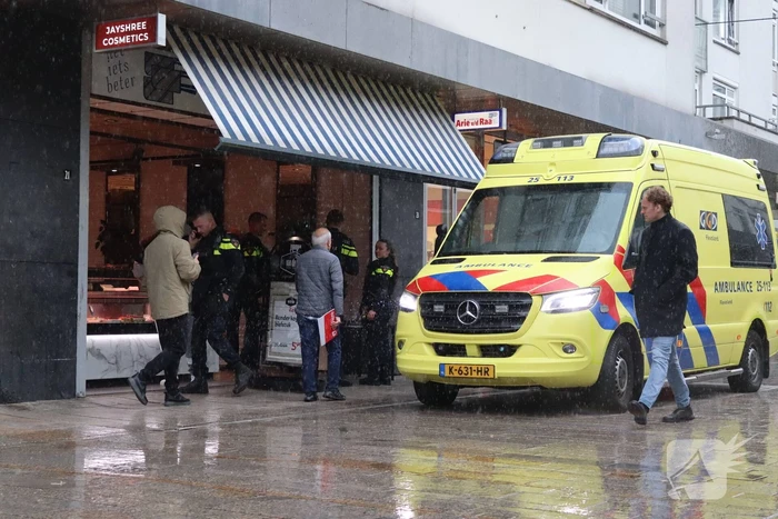 Persoon gewond bij mogelijke steekpartij