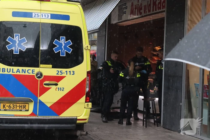 Persoon gewond bij mogelijke steekpartij
