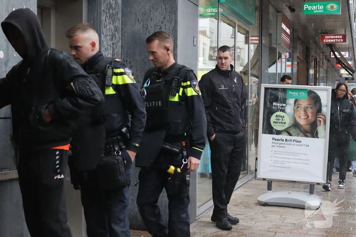 Persoon gewond bij mogelijke steekpartij
