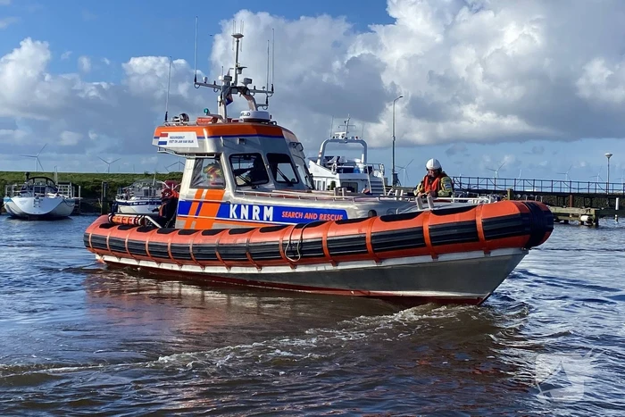 Hulpdiensten massaal ingezet voor overboord geslagen persoon