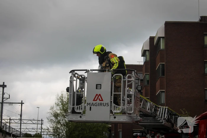 Noodopvang ontruimd door brand op dak