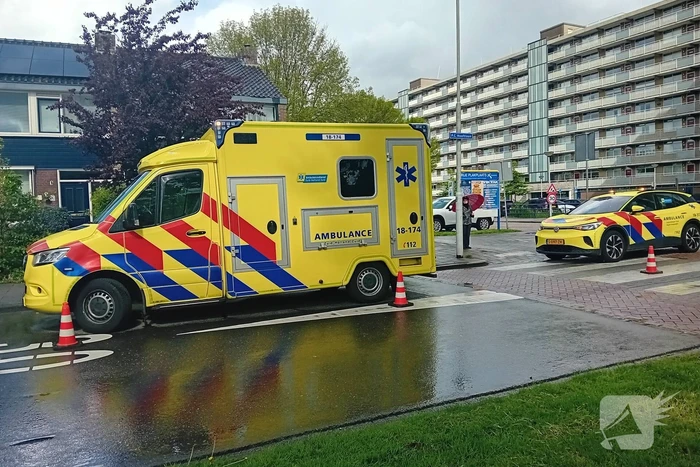 Brand in woning, meerdere mensen gecontroleerd door ambulancepersoneel