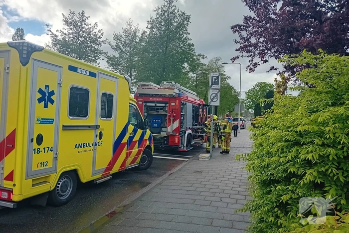 Brand in woning, meerdere mensen gecontroleerd door ambulancepersoneel