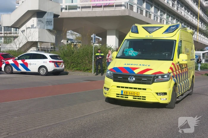 Fietser en automobilist met elkaar in botsing
