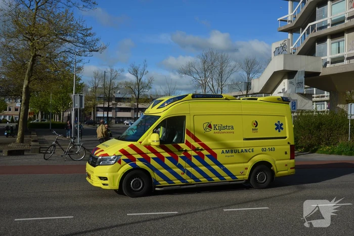 Fietser en automobilist met elkaar in botsing