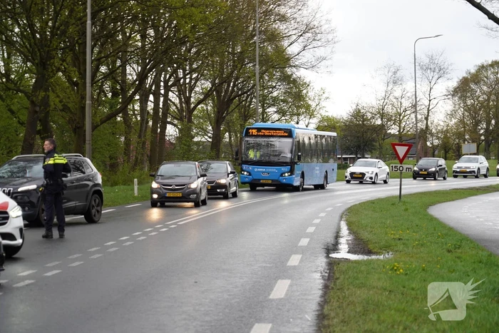 Lange vertraging na botsing tussen auto en bestelbus