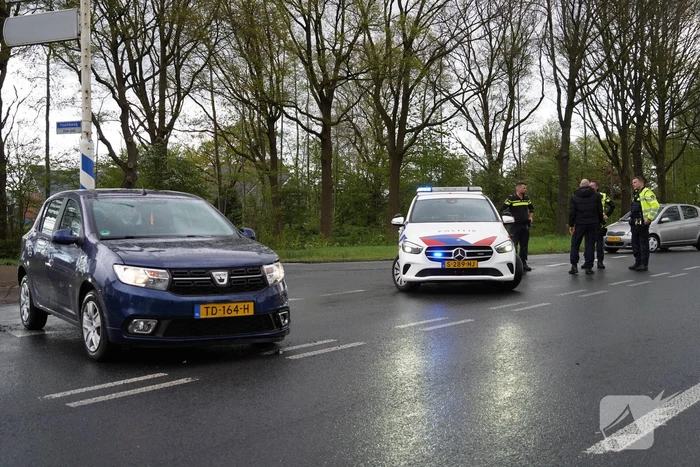 Lange vertraging na botsing tussen auto en bestelbus