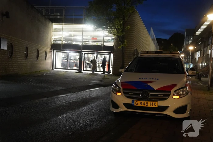 Groot politie onderzoek in en om een parkeergarage