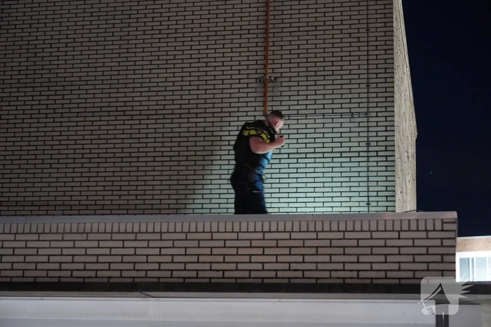 Groot politie onderzoek in en om een parkeergarage