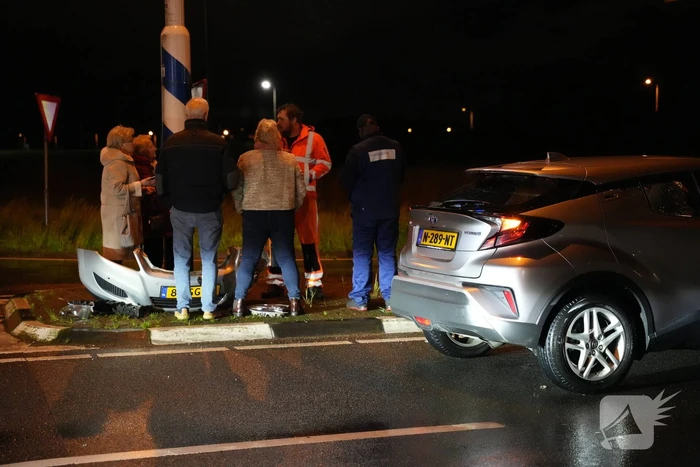 Schade bij botsing tussen twee personenauto's