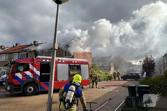 Fikse rookontwikkeling bij woningbrand