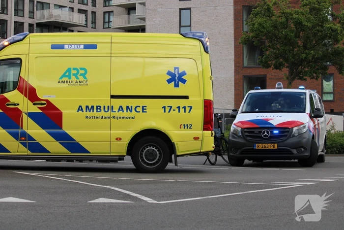 Fietser aangereden door personenauto