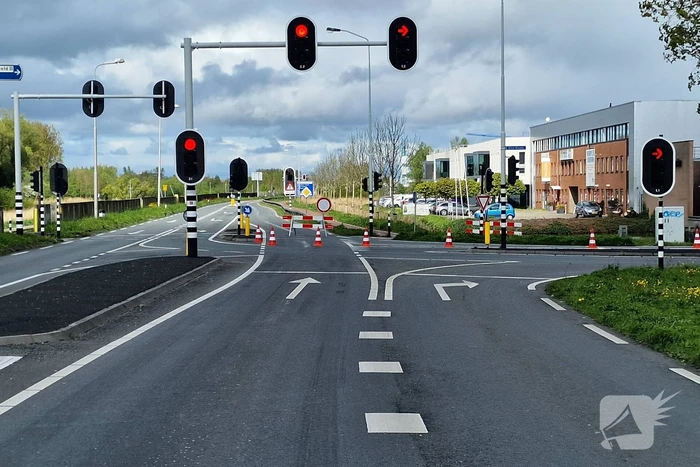 Weg volledig dicht door verloren lading