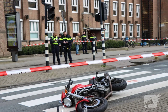 Fietser gewond bij harde botsing met motorrijder