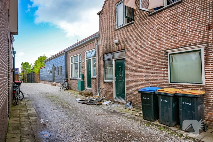 Woning onbewoonbaar door brand in keuken