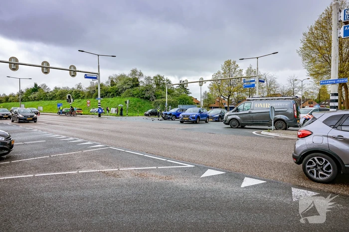Flinke schade bij botsing op kruispunt