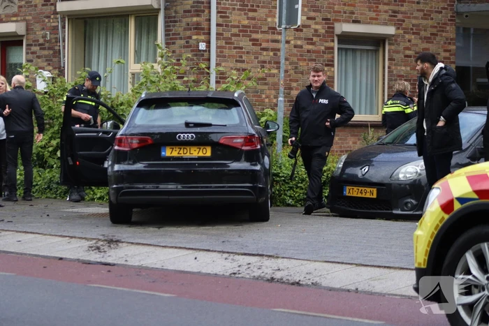 Forse schade na frontale botsing tussen auto's