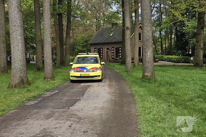 Frietkraam op evenement terrein zwart geblakerd na brand