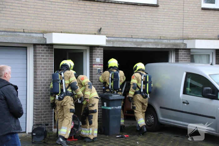 Föhn veroorzaakt flinke rookontwikkeling in schuur van woning