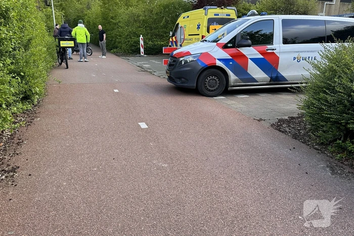 Scooterrijder en fietser met elkaar in botsing