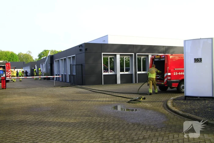 Brandweer ingezet voor brand bij bedrijfspand