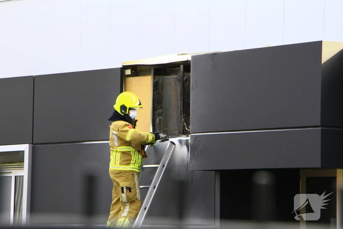 Brandweer ingezet voor brand bij bedrijfspand