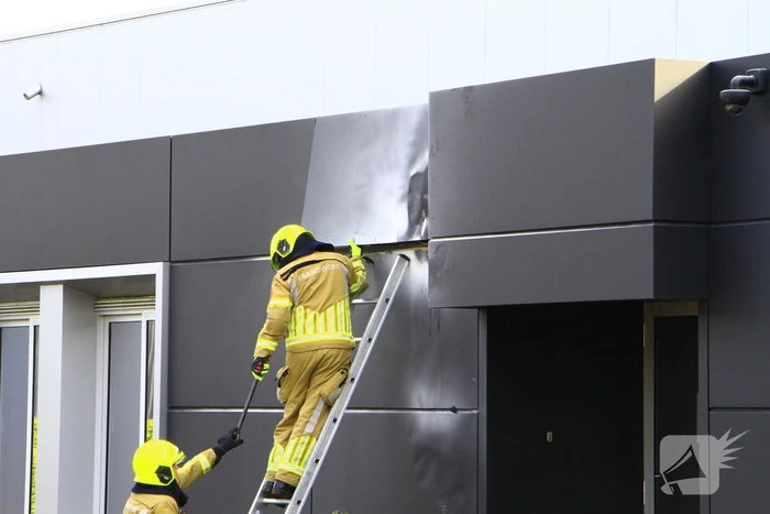 Brandweer ingezet voor brand bij bedrijfspand