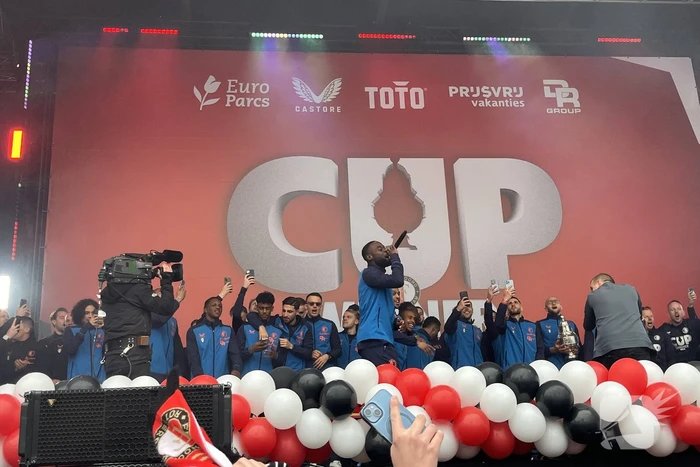 Huldiging plein loopt vol met Feyenoord-fans