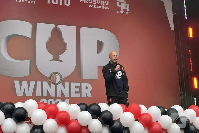 Huldiging plein loopt vol met Feyenoord-fans