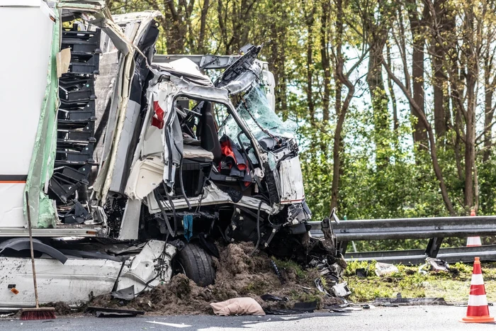 Meerdere gewonden bij aanrijding tussen drie vrachtwagens