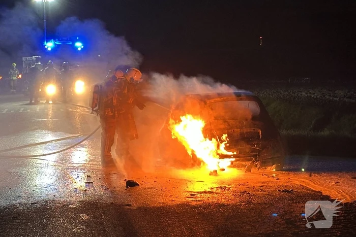 Auto volledig uitgebrand