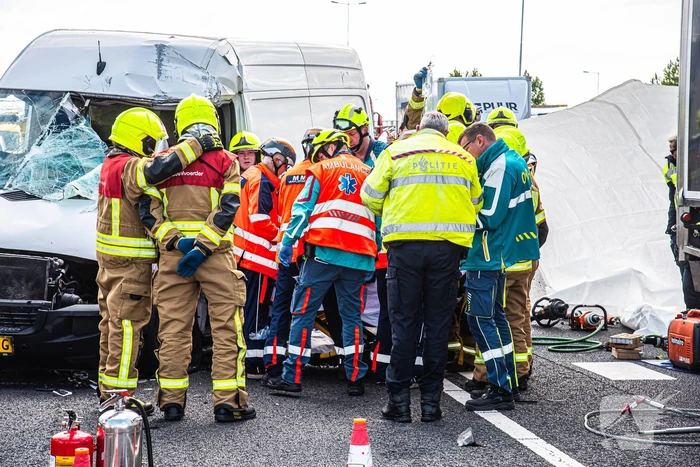 ongeval rijksweg a15 l 55,4 y rotterdam