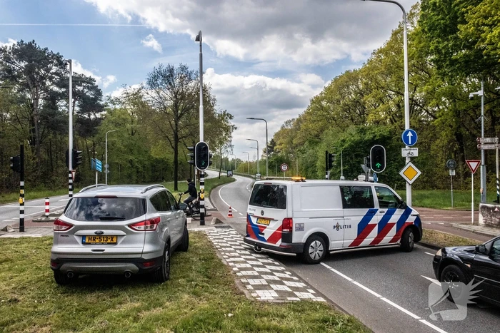 Scootmobieler botst tegen paal