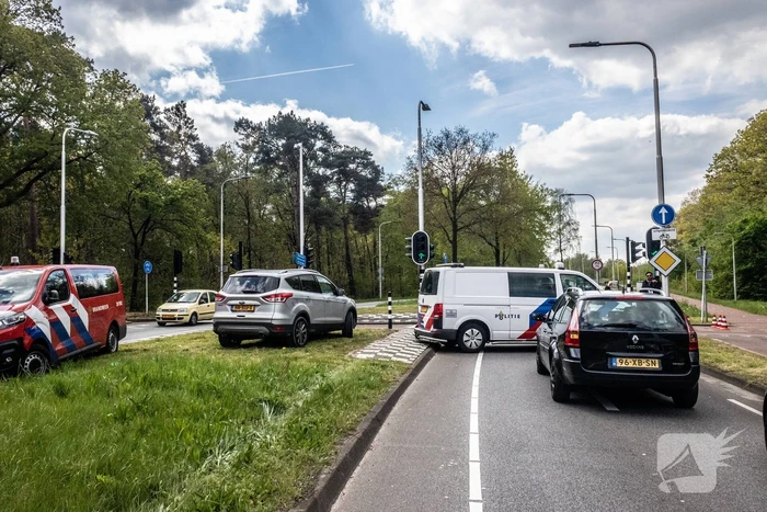 Scootmobieler botst tegen paal