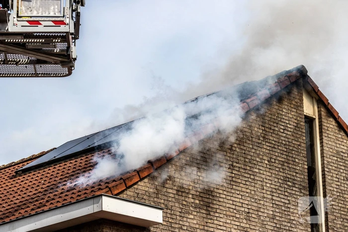 Veel rookontwikkeling bij uitslaande woningbrand