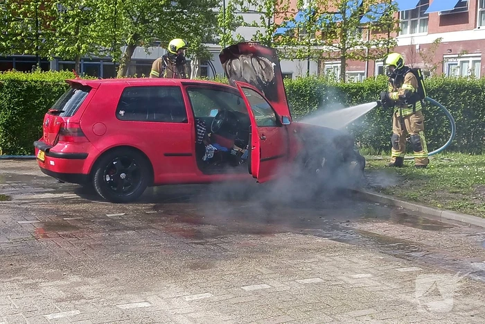 Veel rookontwikkeling bij autobrand