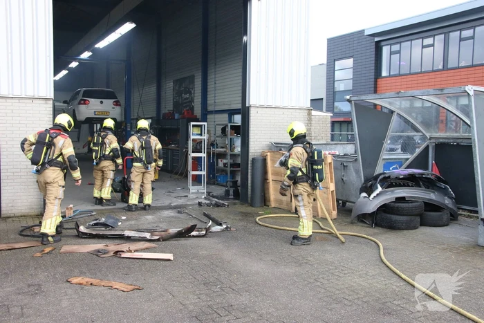 Brand bij autoschade herstelbedrijf
