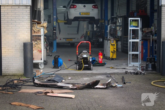 Brand bij autoschade herstelbedrijf