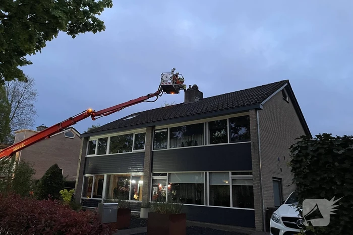 Brand in schoorsteen snel onder controle