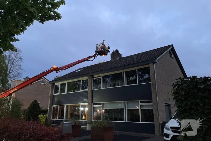 Brand in schoorsteen snel onder controle