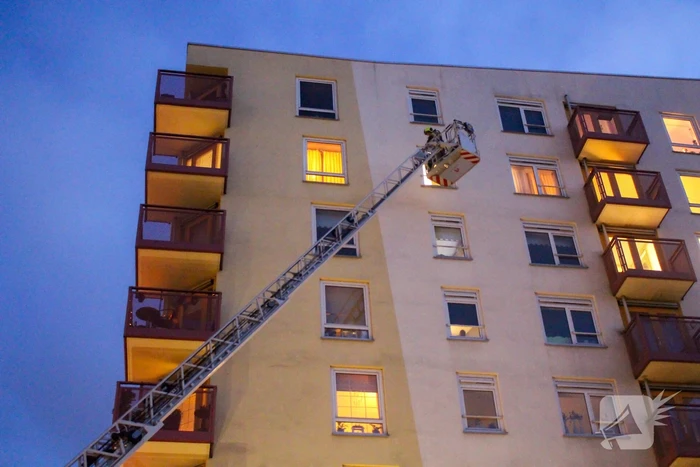 Brandweer zoekt oorzaak van vreemde lucht