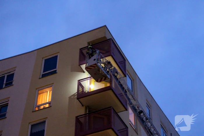 Brandweer zoekt oorzaak van vreemde lucht